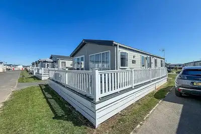Image de Stunning 3 bedroom lodge with decking & WiFi in Essex ref 44036g