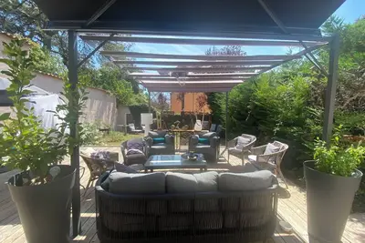 Image de Petite maison T4, au calme avec jardin et terrasse.