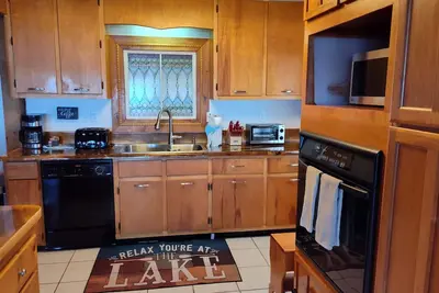 Image de -New Listing- Lake Front 1300sq ft Home, Ocala National Forest, Salt Springs