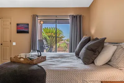 Image de Desert Dream with superb mountain views from the patio!