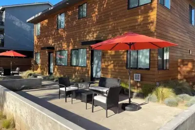 Image de Oc Cozy, Bright Modern + Central Apt. Pet Friendly!