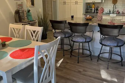 Image de Vero Beach farmhouse coastal condo close to beaches, shopping and restaurants