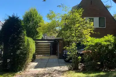 Image de Centraal Gelegen Grote Villa op echt prachtige Locatie bij bos en en Centrum