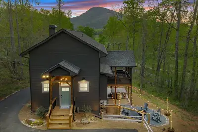 Image de Vineyard Mountain Getaway- hot tub, mins to Helen