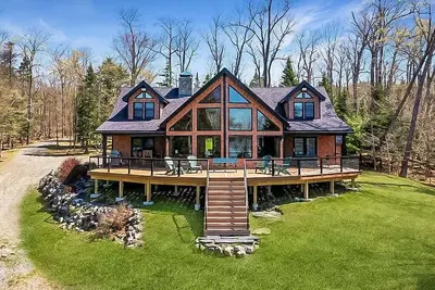 Image de Sunset Lodge (Waterfront on Moosehead Lake with Breathtaking Views! )