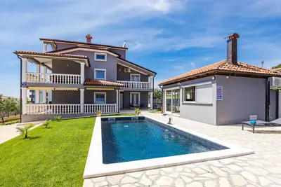 Appartement confortable de 3 chambres à.