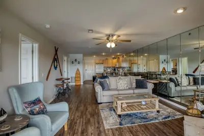 Image de Beautiful 2 Bedroom 2 Bath Condo with Boat Slip!