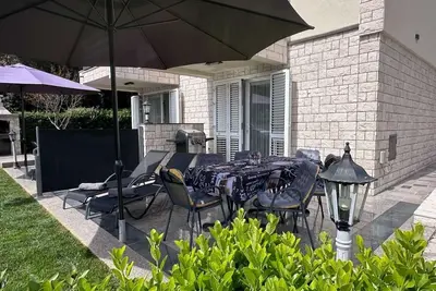 Image de Appartement de deux chambres avec la terrasse Rovinj (A-23189-b)