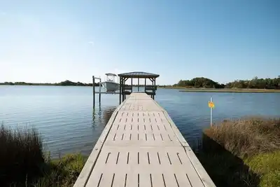 Image de New! Intracoastal Cottage with Dock!