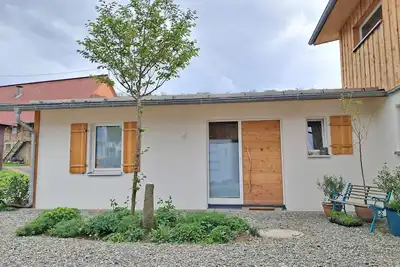 Image de Maison de vacances 'Ländlicher Öko-flair Im Strohhaus' avec terrasse privée et Wi-Fi