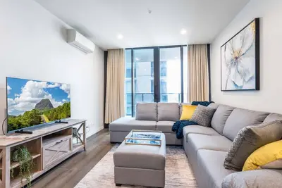 Image de Impeccable 2-Bed with Pool & Outdoor Dining