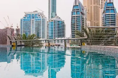 Image de Spacious 2 Bedroom Apartment with City View Dubai Marina