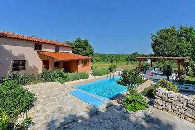 Image de Maison de vacances Ližnjan pour 1 - 16 personnes avec 7 chambres à coucher - Maison de vacances