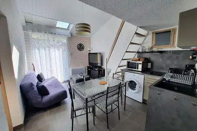 Image de Maison Rénovée 400m de la Plage avec Terrasse et Parking, La Faute-sur-Mer