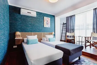 3 bedroom apartment 7 minutes walk from the main square