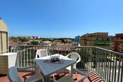 Image de Appartement en bord de mer avec terrasse ensoleillée - Beahost