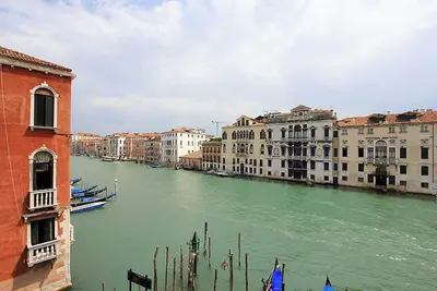 Image de Romantic Venetian Apartment with Grand Canal Views and High Ceilings
