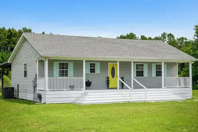 Image de Coastal vibes steps to beach! Pet Friendly