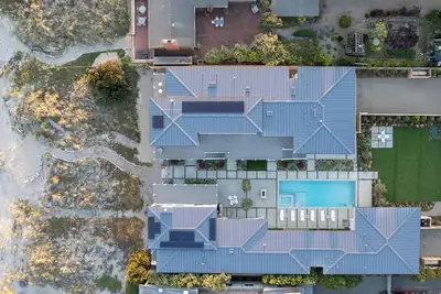 Image de 180-182 Seadrift Road: 9 Br, 10. 5 Ba House in Stinson Beach, Sleeps 24
