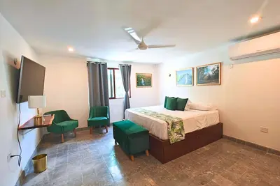 Image de ¡A 5 Minutos de Paseo Montejo! Hermosa Habitación Ideal Para Familas o Amigos