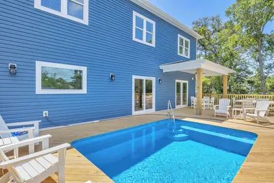 Image de Trottin’ To Paradise: Charming, Spacious Rental with Private Pool