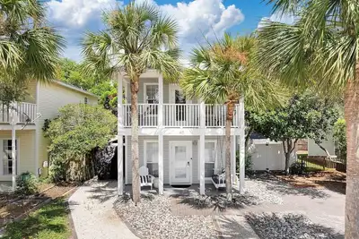 Image de Surf's Up - Pet-Friendly, Community Pool, Fitness, Mini Golf, Near the Beach!