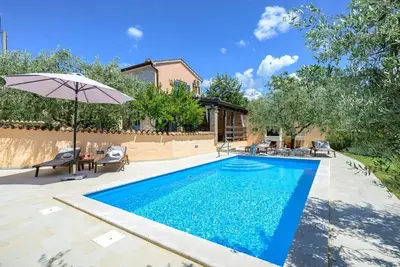 Image de Villa Olga - charmante maison en pierre avec piscine