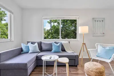 Image de Casita Retreat-Tropical Garden-Family and Pet Friendly-Grill-10 mi to Beach