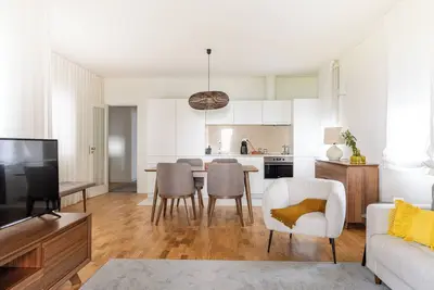 Image de Acm012 | Gallery 92 • 1bd Home w/ Garden