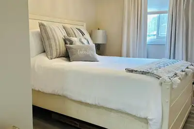 Image de Sparrow Lake Gem! Come stay at Muskoka Beach House Restaurant and Resort