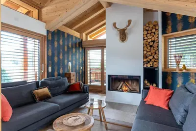 Image de Chalet, balcon, cheminée ou poêle à bois, parking, télévision, 120m², Les Gets