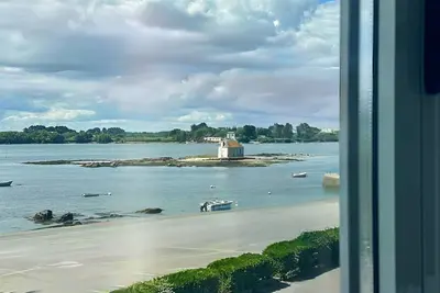 Image de À 50 de la plage - Maison avec vue sur \"la fameuse maison aux volets bleus\"