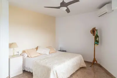 Image de Apartment on the beachfront with parking, pool and gym