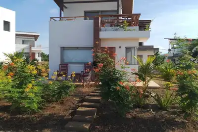 Image de Tropical Beach Resort Solar Tiny Home in Gran Pacifica