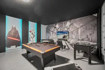 Image de EV_8884 - 8 Bed 6 Bath Villa with Screened Private Pool with Spillover Spa, Game