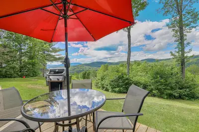 Image de New Hampshire vacation getaway with gorgeous mountain views—ski, hike, swim!
