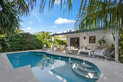 Image de New! Luxurious Villa with Pool in West Palm Beach. 5 min from the Beach!