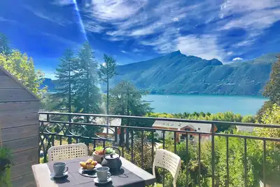 Image de T2 moderne, vue lac, climatisé, avec parking et wifi, ttes commodités.