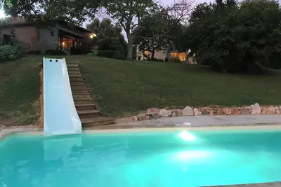 Image de Domaine de 2 Gites, Piscine et Toboggan de 7 Mètres Pour Petits et Grands!
