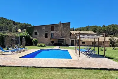 Image de 5 bedroom Villa with Large Pool and Garden in southern Catalonia