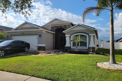 Image de Feel like home. . . with big outdoor patio space, Bbq grills and hottub available