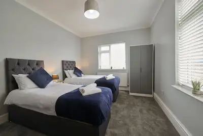Image de Luxury - Close To Centre - Free Parking - 5 Beds