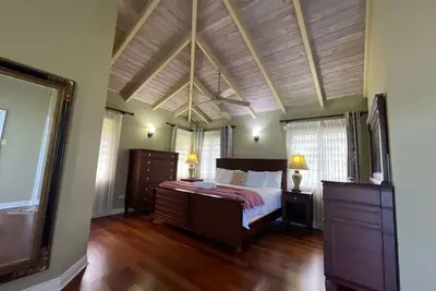 Image de Luxury Villa w\/Aircon and Pool Table