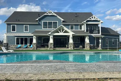 Image de Best rental in the Midwest! House & Wizarding World Castle - 15 Acres of Fun!