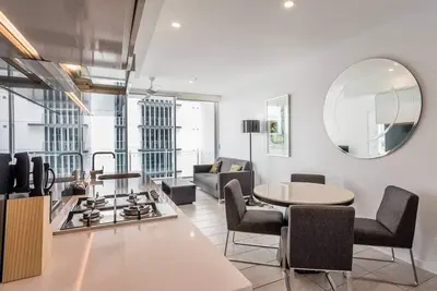 Image de 2 Bedroom Apartment with Parking, Pool, Gym