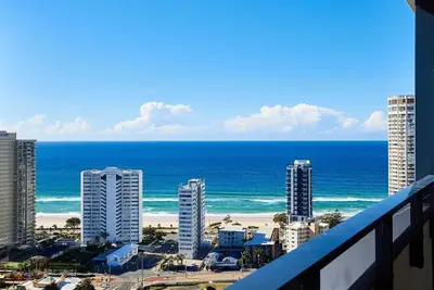 Image de High Level Ocean and river view 2 bedroom apartment in Surfers Paradise