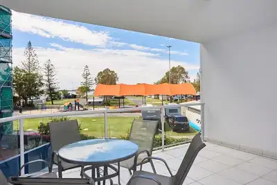 Image de Comfort Two Bedroom Apartment in Heart Southport