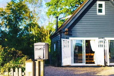 Image de Pet friendly country barn and forest retreat with a private hot tub