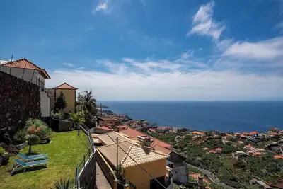 Image de Jardin, vue sur la mer et barbecue, Casa das Maravilhas