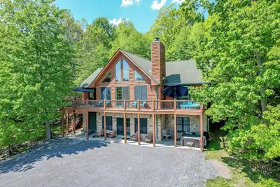 Image de The Modern Cabin of Your Dreams! Hot Tub Lake Access